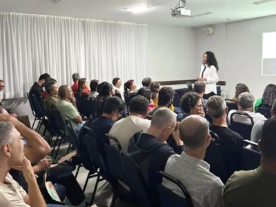 Leia a noticia completa sobre Membro de Comissão ministra palestra em evento para os agentes de trânsito